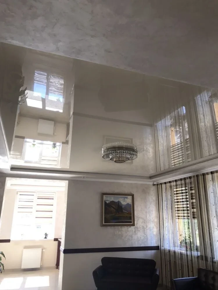 Soffitto teso: finitura e illuminazione dell'ambiente, realizzazione 07