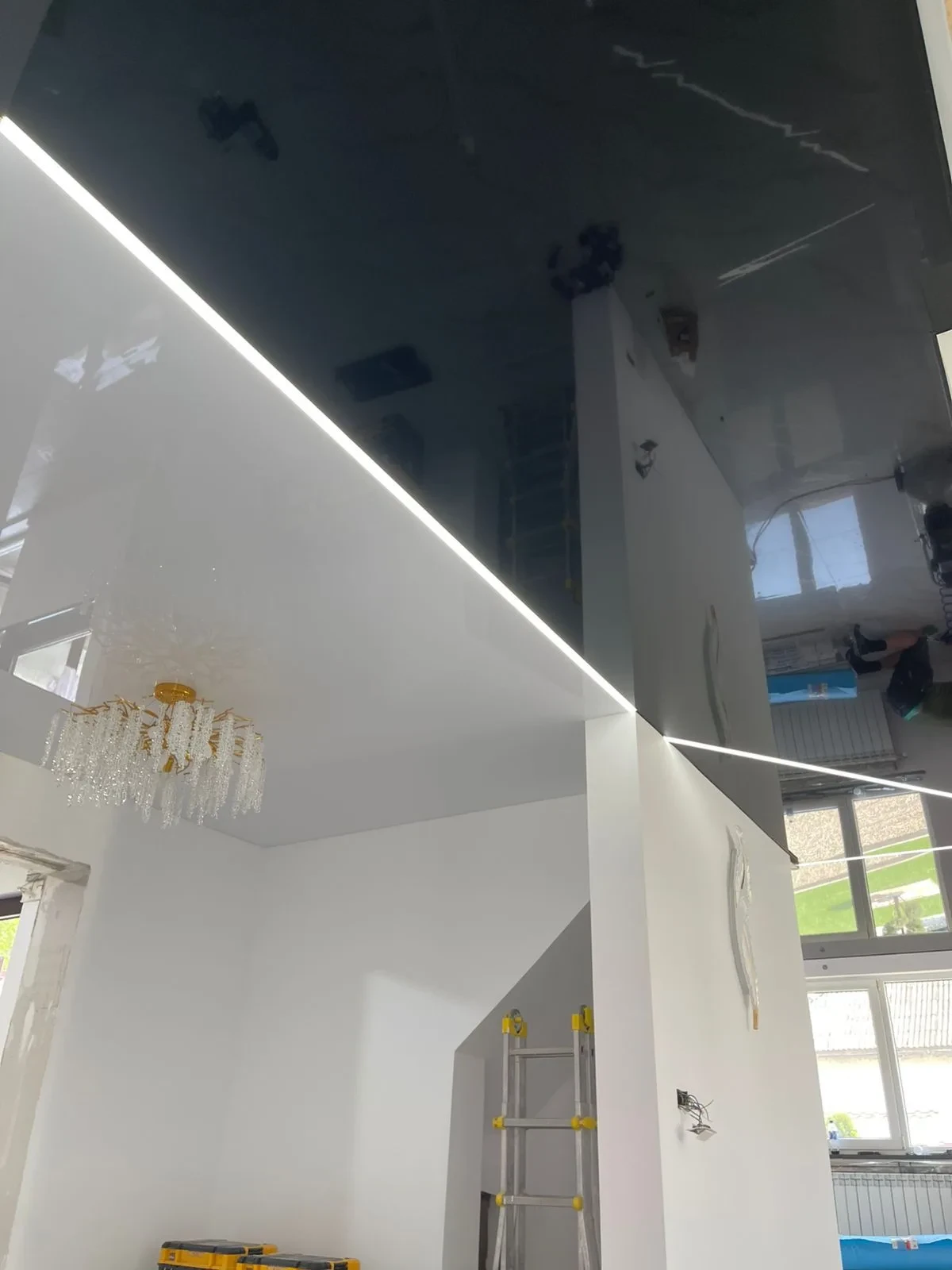 Soffitto teso: finitura e illuminazione dell'ambiente, realizzazione 19