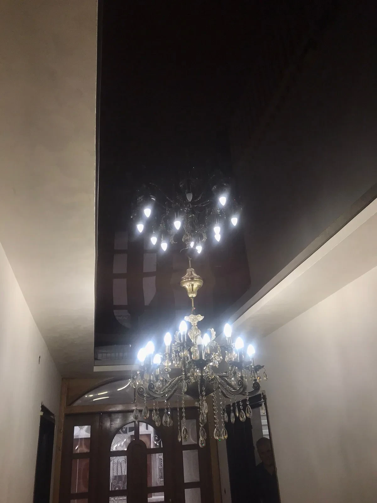 Soffitto teso: finitura e illuminazione dell'ambiente, realizzazione 37
